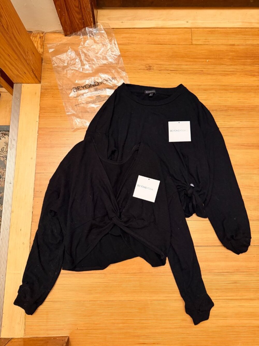 Beyond Yoga Do The Twist Cropped Pullover & Smarten Up Pullover Set Black XS